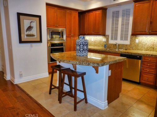 89 Winding Way, Irvine CA  92620-3415 exterior