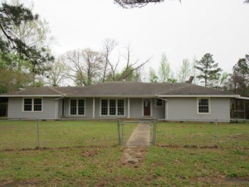 609 Magnolia Dr, Leveretts Chapel, TX 75684