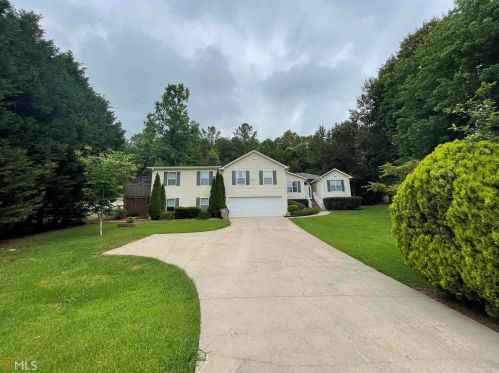 3322 Banks Mountain Dr, Gainesville, GA 30506-4110