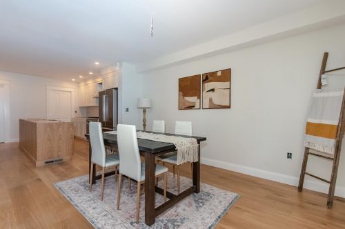 430 Islington St, Portsmouth, NH 03801-4208