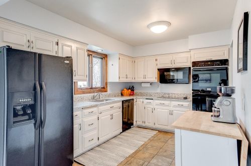 165 Hawes Ave, Saint Paul MN  55126-6205 exterior