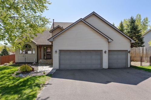 7063 44th St, Saint Paul, MN 55128-2628