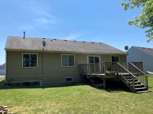 801 Casey Ln, Alden, IL 60033-7843