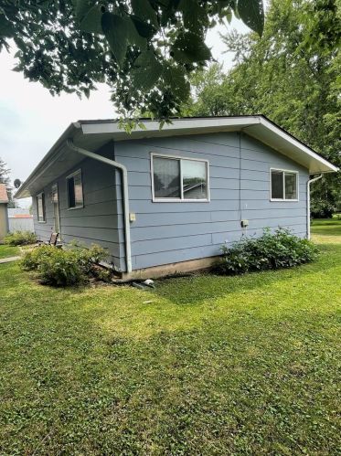 120 Lafayette St, Somonauk, IL 60552-9599