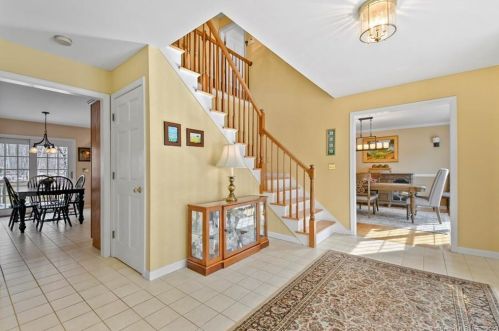 10 Autumn Ct, Cheshire, CT 06410-3316