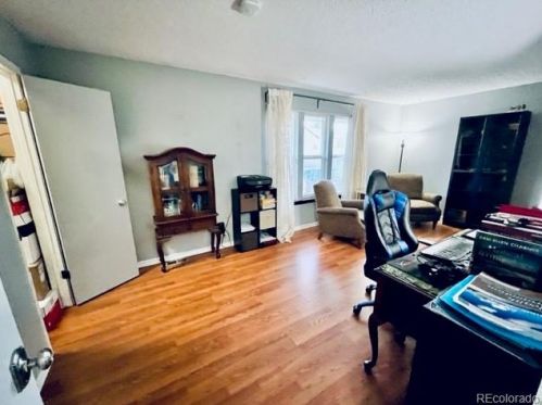 1985 Oakland Way, Aurora CO 80014-1108 exterior