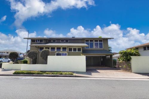 3383 Campbell Ave, Honolulu, HI 96815-4128
