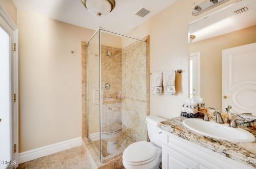 1958 Calafia St, Glendale CA  91208-2306 exterior
