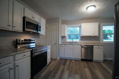 114 Springdale Dr, Warner Robins GA  31088-4075 exterior