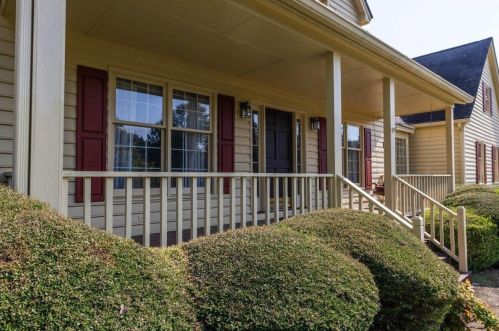 134 Conifer Dr, Forsyth, GA 31029-3003