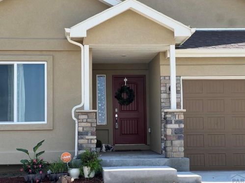 396 Stardust Dr, Pueblo, CO 81007-1630