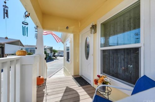 45 Maple Via, Anaheim CA  92801-1036 exterior