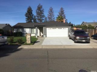 925 Amaretto Dr, Tracy, CA 95376-4804