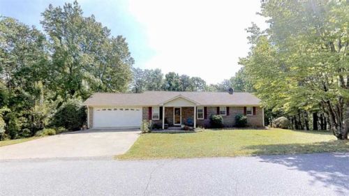 105 Carpenter Dr, Landrum, SC 29356-9434
