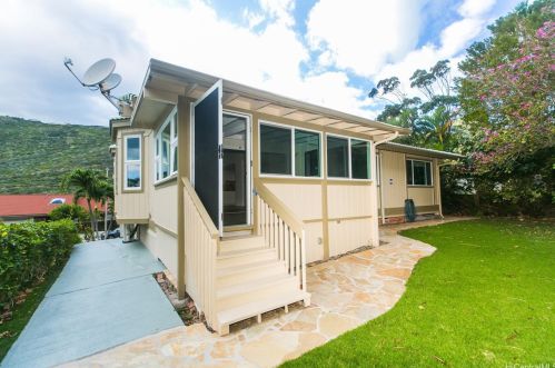 1373 Kaeleku St, Honolulu HI  96825-3003 exterior
