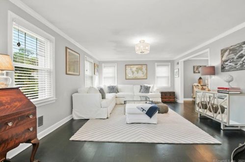 28 Bayside Ter, Riverside, CT 06878-1617