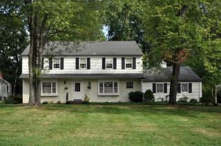 63 Chimney Ridge Dr, Morristown, NJ 07960-4722