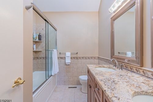 4 Theodore Dr, Dover NJ  07869-1913 exterior