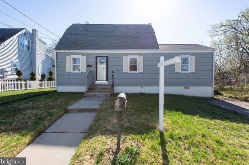 105 Adams Ave, Gloucester, NJ 08031-2818