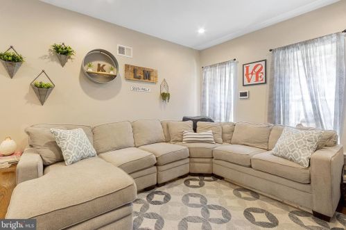 345 Emily St, Philadelphia, PA 19148-2623