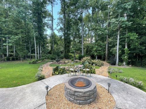 1233 Blairwood Ct, Atlanta GA  30331-7490 exterior