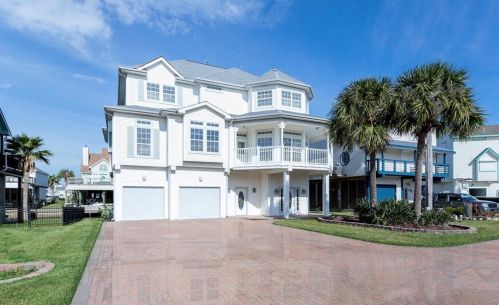 914 Short Reach Dr, Galveston, TX 77554-7129