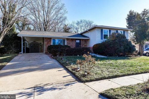 4917 King Richard Dr, Annandale, VA 22003-4257