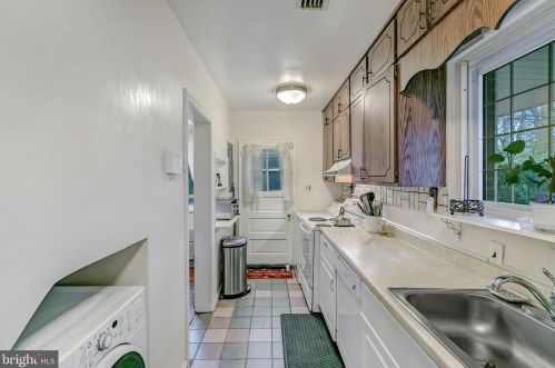 1113 Navahoe Dr, Silver Spring MD 20903-3338 exterior