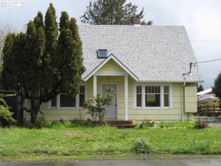 2133 Laura St, Springfield OR  97477-2944 exterior