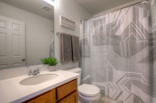 1600 Bristol Dr, Pingree Grove IL  60140-9038 exterior