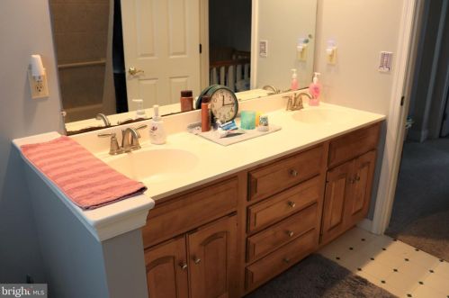 1954 Pickering Trl, Lancaster PA exterior