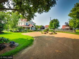 6380 Woodland Trl, Loretto, MN 55357-4110