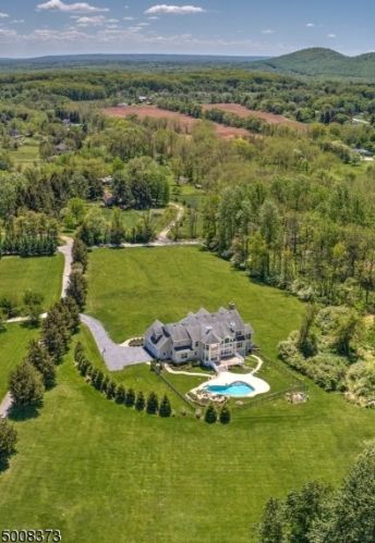 35 Welsh Rd, Lebanon, NJ 08833-4317