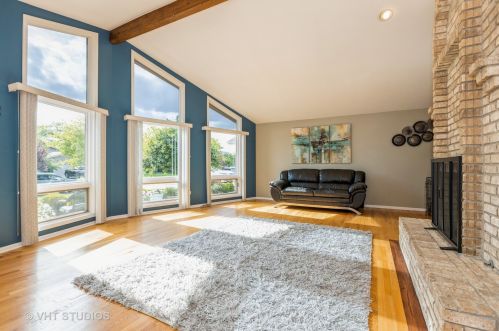 17751 Lilac Ln, Tinley Park, IL 60477-6581