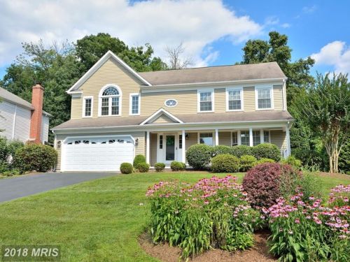 6115 Sandstone Ct, Clifton, VA 20124-2324