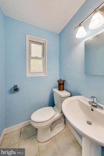 3200 Kayson St, Silver Spring MD 20906-3942 exterior