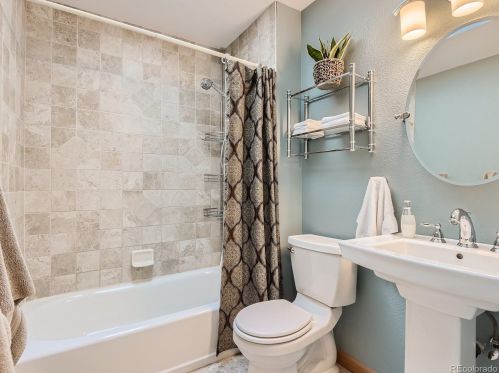 18191 Crestridge Dr, Aurora CO 80015-2667 exterior