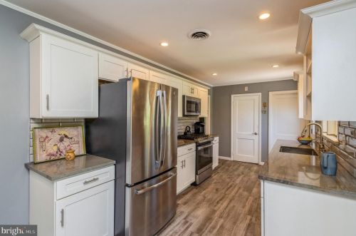 240 Bunker Hill Rd, Princeton NJ 08540-8514 exterior