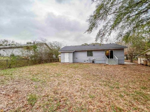 3267 Creekwood Dr, Rex GA 30273-2117 exterior