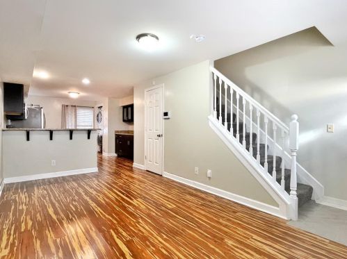 152 Dorchester Ave, Cincinnati OH  45219-1802 exterior