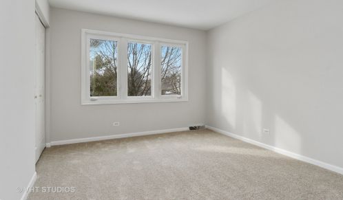 385 Aristocrat Dr, Lemont IL  60490-3189 exterior