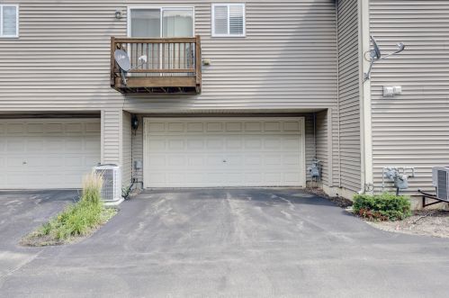 896 Emerald Dr, Pingree Grove IL  60140-9114 exterior