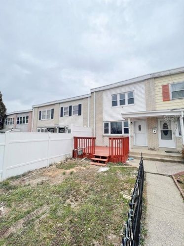 1973 Hall St, Allentown, PA 18103-8521