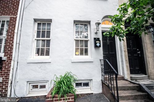 302 Juniper St, Philadelphia, PA 19107-5818