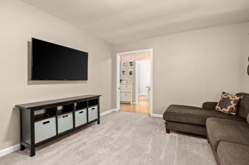 2207 Baltusrol Dr, Austin TX  78747-1202 exterior