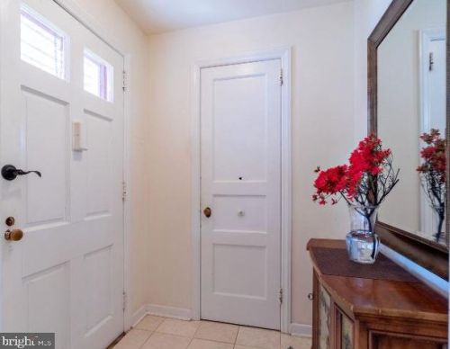 6 Dorann Ave, Princeton NJ  08540-3906 exterior