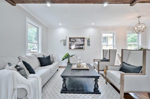 1477 Mercer Ave, Atlanta GA  30337-1515 exterior