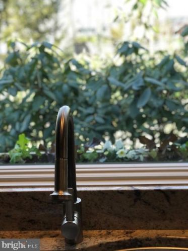 36 Whittier Pkwy, Severna Park MD 21146-3051 exterior