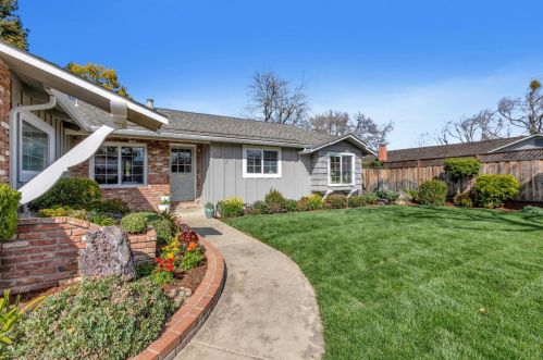 1033 Varsity Ct, Mountain View, CA 94040-3644