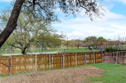 2109 Via Del Norte, Carrollton TX 75006-4521 exterior